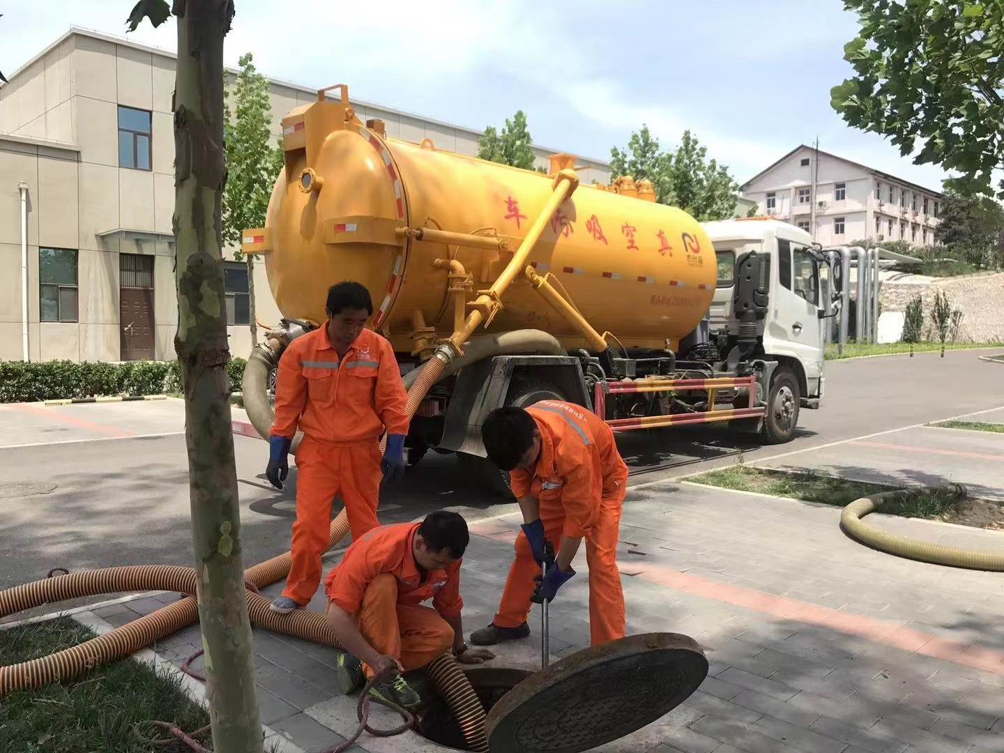 麻山化粪池清理与5-8吨吸粪车施工效率分析